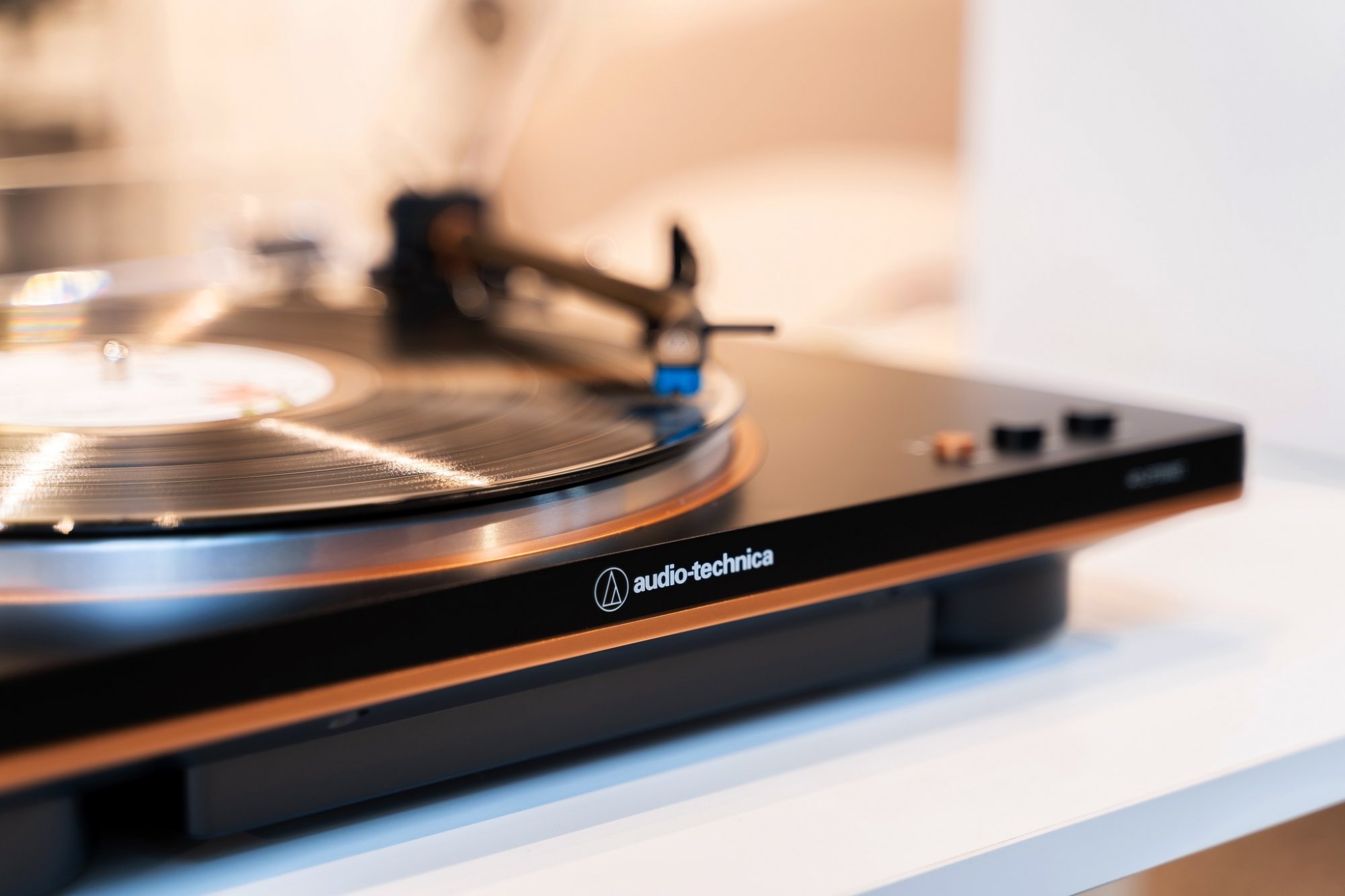 LP70XBT